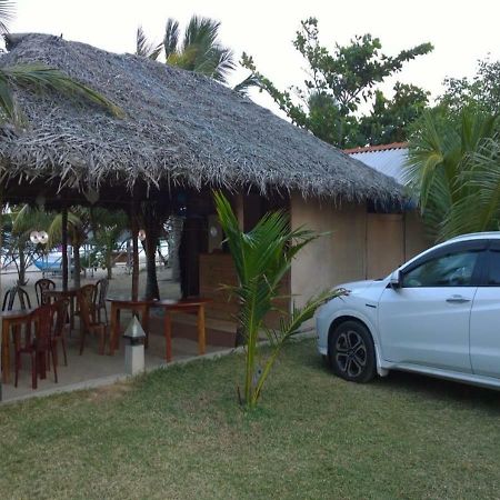 Ceylon Antheia Beach Resort 尼拉瓦利 外观 照片
